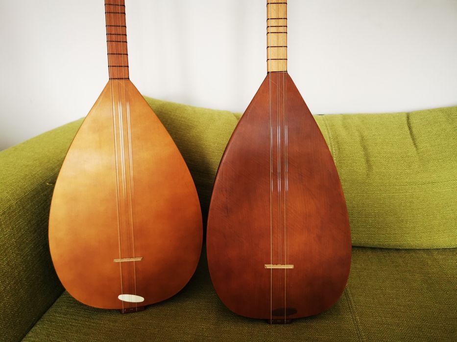 Саз дълъг с капак и микрофон. Много добър звук!