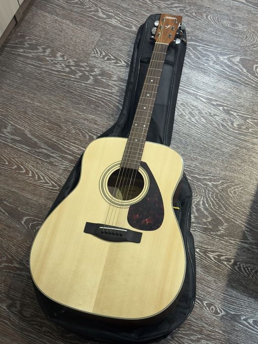 Yamaha F370 в идеале + чехол, каподастр, медиаторы