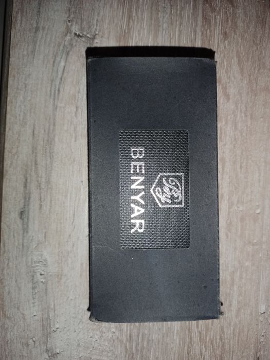 Продам часы benyar
