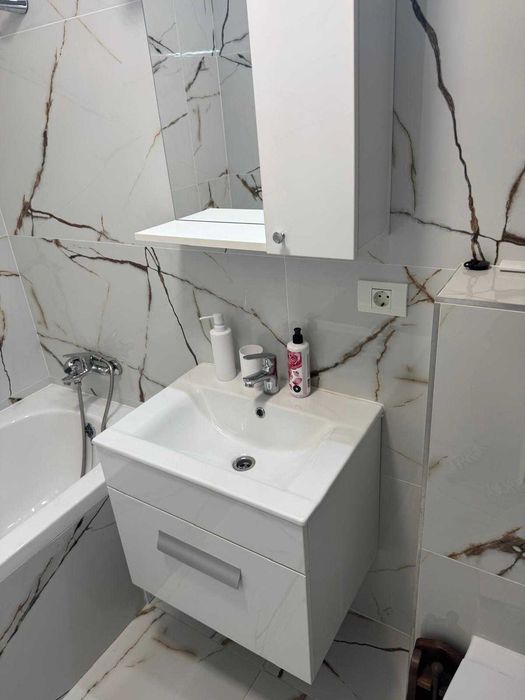 Inchiriez studio 2 camere zona Popesti Leordeni