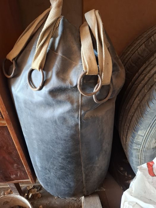 Продаю боксерскую  грушу