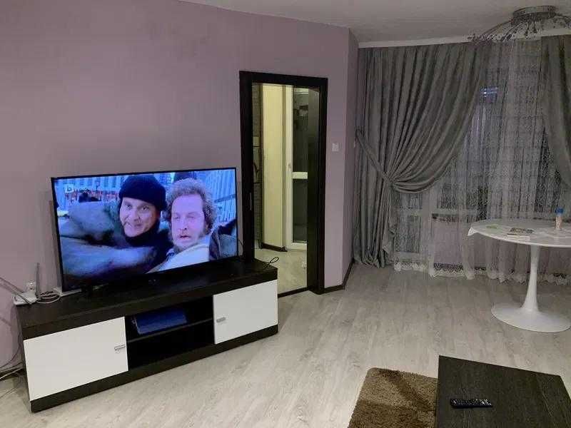 Дава се под наем Тристаен апартамент в Бургас, Възраждане - 100 кв.м за 648.21 € - Снимка #2