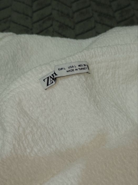 Белый лонгслив Zara