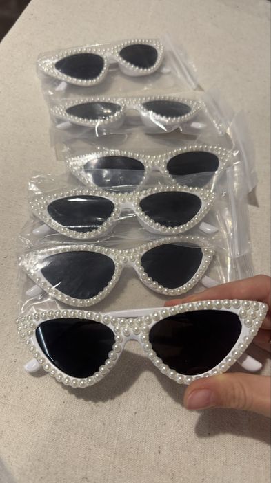 Очила за дамско парти, моминско и др. Ценат е за 6 броя.