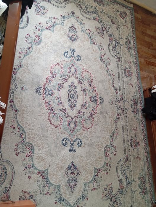 Ковер 2*3продаю срочно