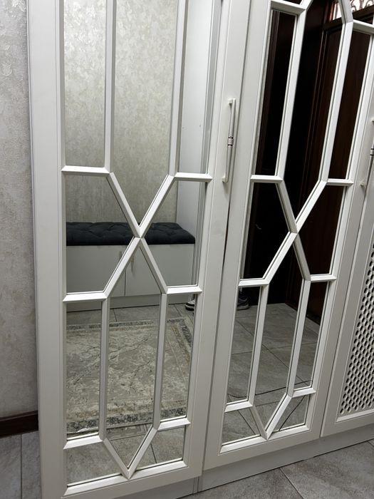 Продам прихожку шкаф