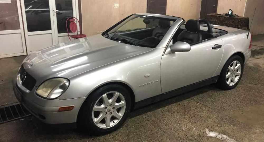 Продам Mercedes-Benz SLK 230