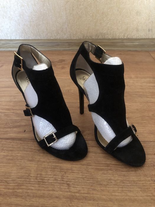 Босоножки GUESS замшевые