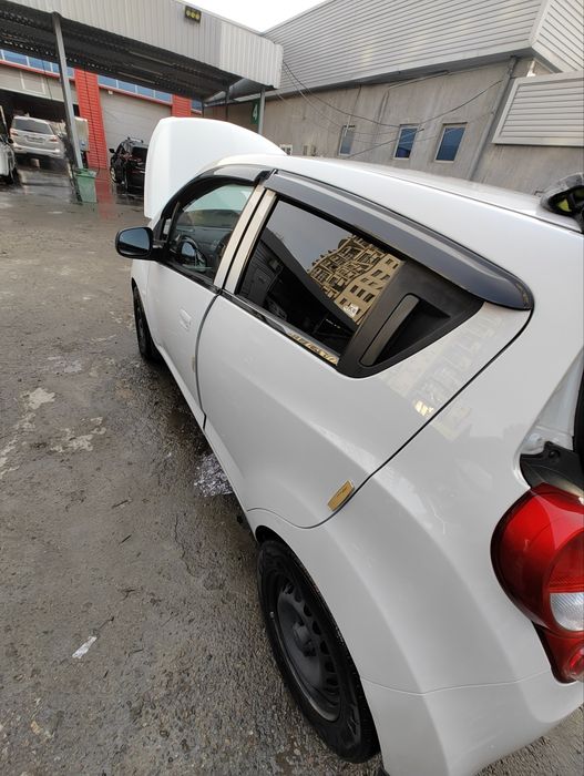 Продается Spark состояние идеальное