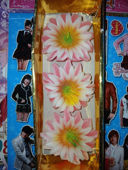 Продам! Новый.  Набор свечи по 2000т.