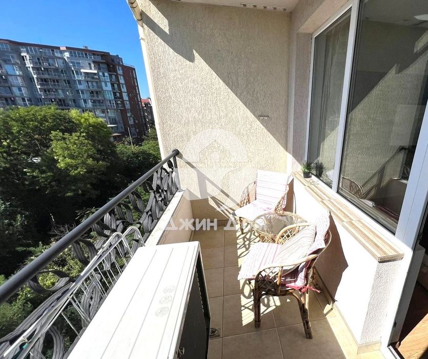 Продава се Двустаен апартамент в Бургас, Зорница - 60 кв.м за 2750 €/кв.м - Снимка #9