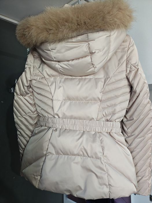 Дамско яке Guess с гъши пух и естествен косъм