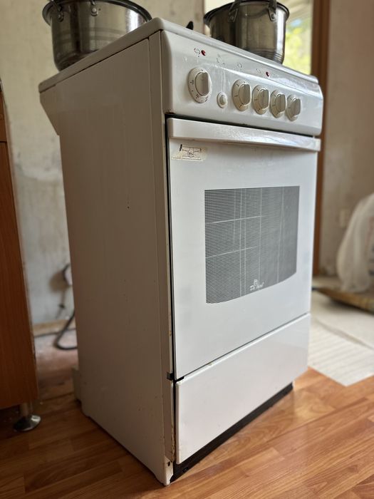 Продам элетро плиту