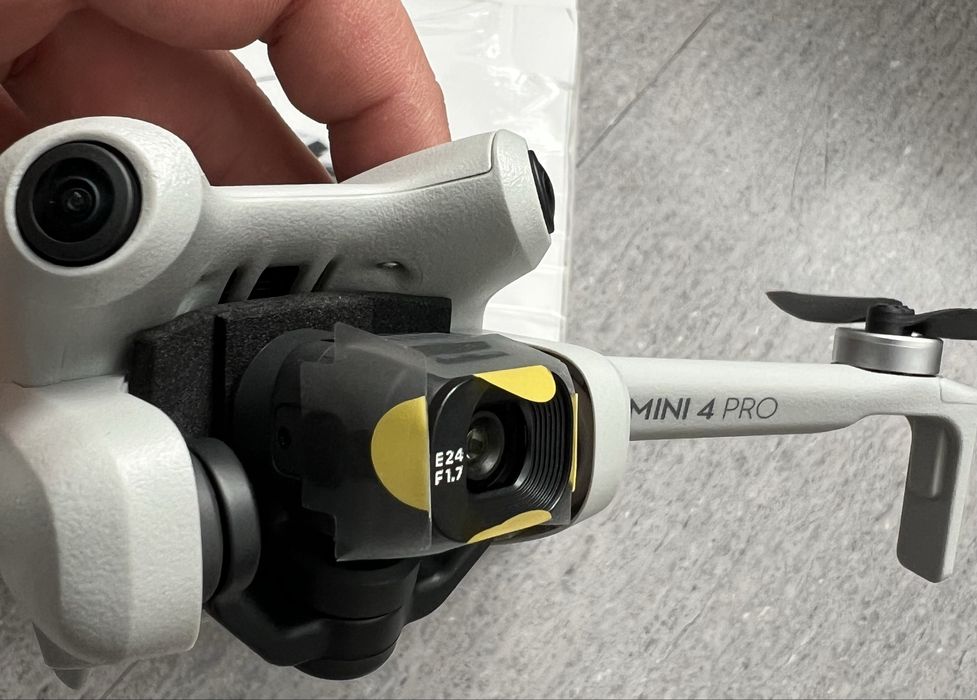 Drona DJI Mini 4 Pro Fly More