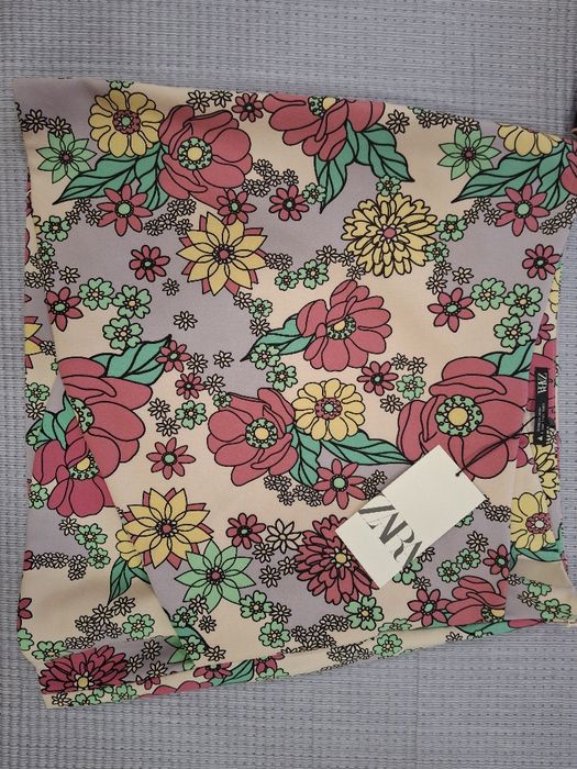 Нови поли на Зара / Zara 40 номер/ Л