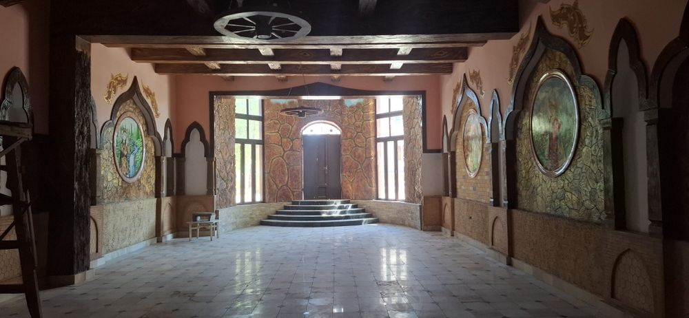 Бизнес учун тайёр бино