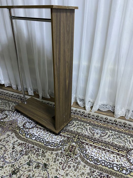 Вешалка напольная для одежды