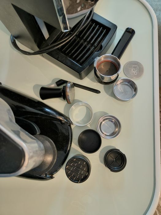 Pachet espressor manual și râșniță profesională