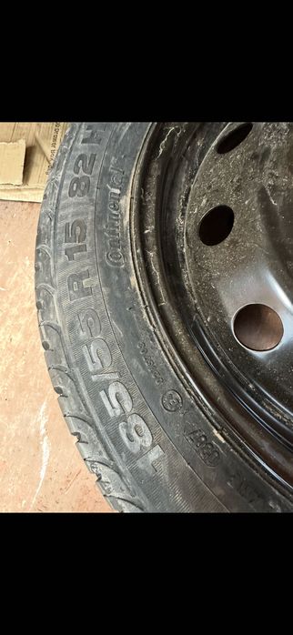 Два броя Гуми Continental 185/55 R15 82H с желязна джанта