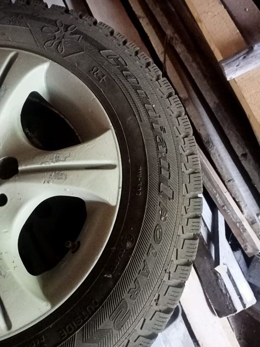 Продам Шины на литьё,4 штуки