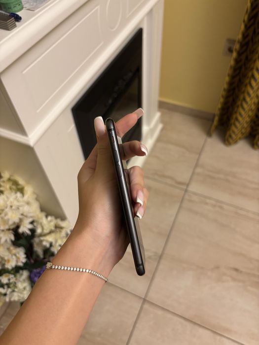 iPhone 8