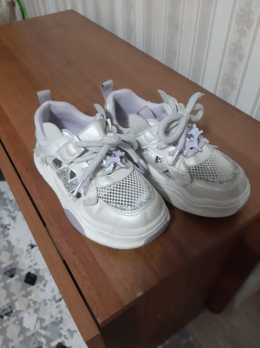 Продам обувь летнюю на девочку