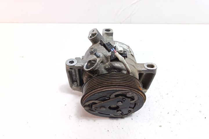 Compresor AC 926001571R Dacia Logan a 2-a generatie (facelift)