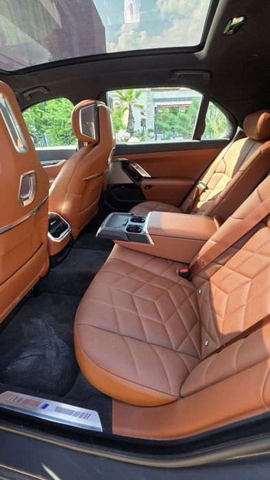 BMW Seria 7 2023 — imagine 3
