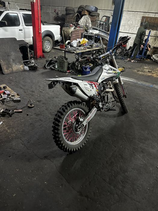Продам мотоцикл эндуро