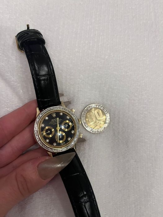 Золотые часы женские