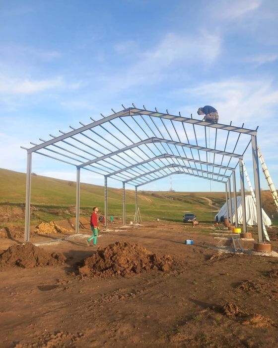 Vand și construiesc o gama larga de hale sau structuri metalice noi ne