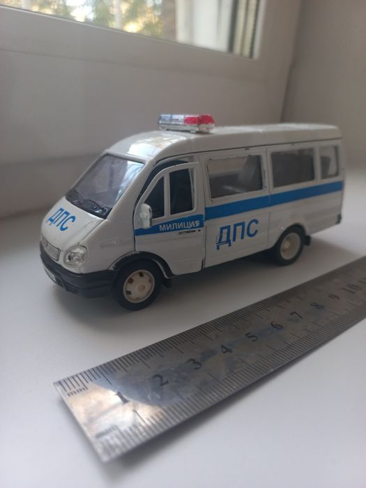 Продам машинки металлические