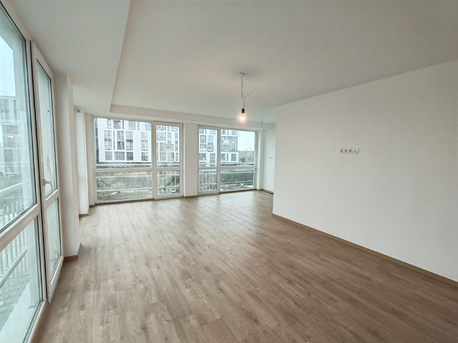 Продава се Тристаен апартамент в Бургас, Сарафово - 105 кв.м за 486 €/кв.м - Снимка #1