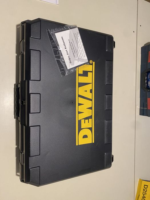 Перфоратор DeWalt девольт дэвольт