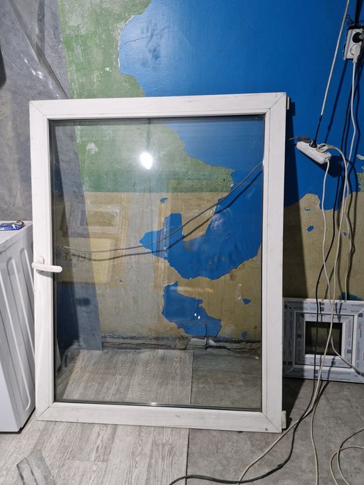 Пластиковое окно с рамой
