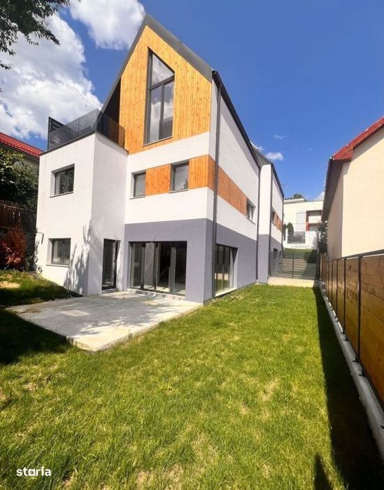 Duplex modern, 4 camere, 140 mp, 242 mp teren, parcare, zona Corneliu