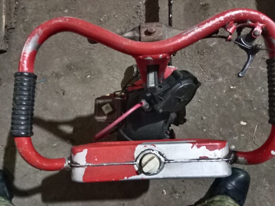 Продам,Бензопила Урал