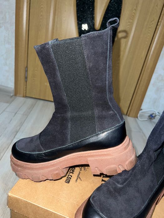 Боти от естествен велур и естествена кожа на Daris