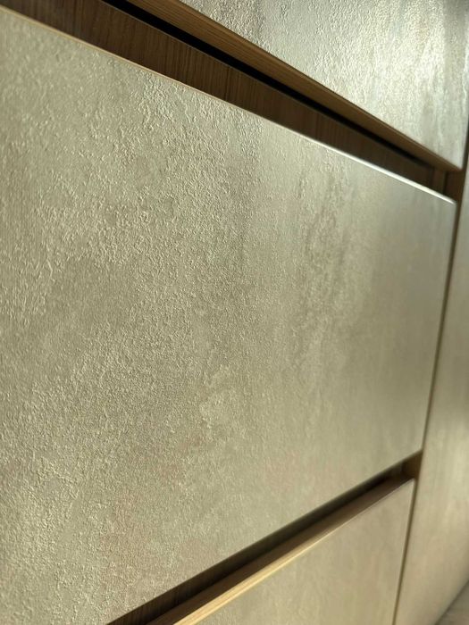 Гардероб със скрин