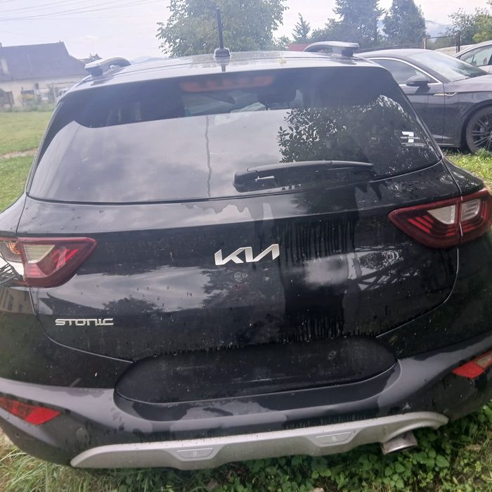 Kia stonic avariat
