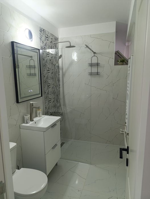 Închiriez garsoniera Craiovița Noua