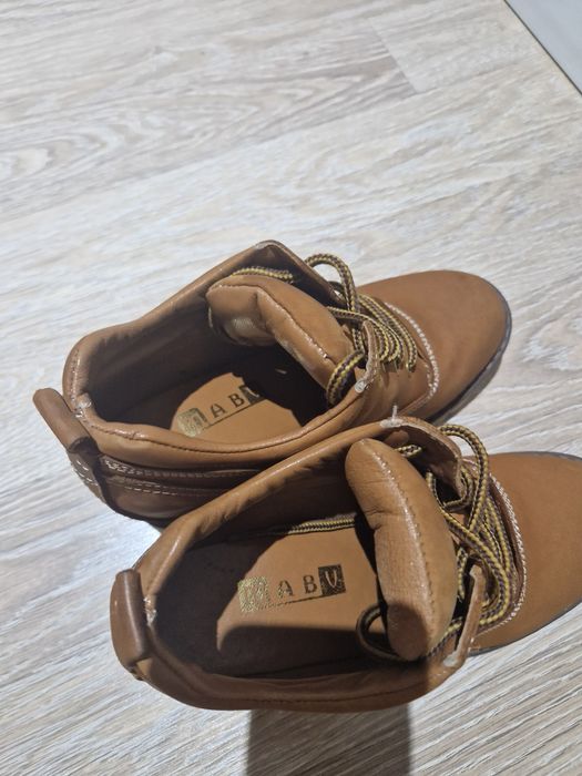 Женские ботинки продам