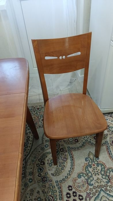 Стол и стулья для кухни