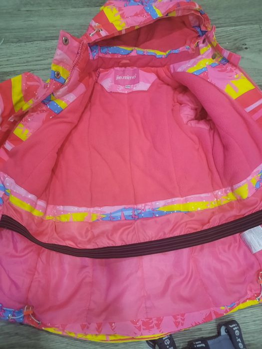 Продам тёплый комбенезон на девочку роставка 128 см.