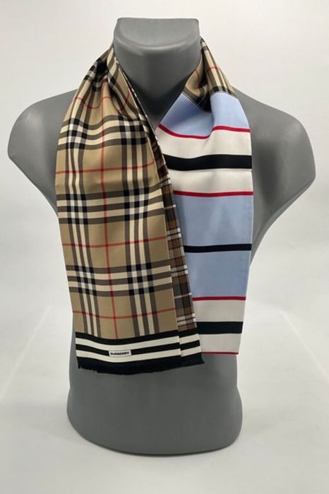 Двулицев шал Burberry