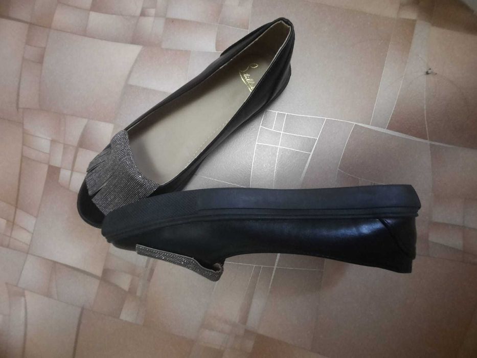 Продам женскую обувь