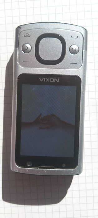 Telefon Nokia 6700s second hand