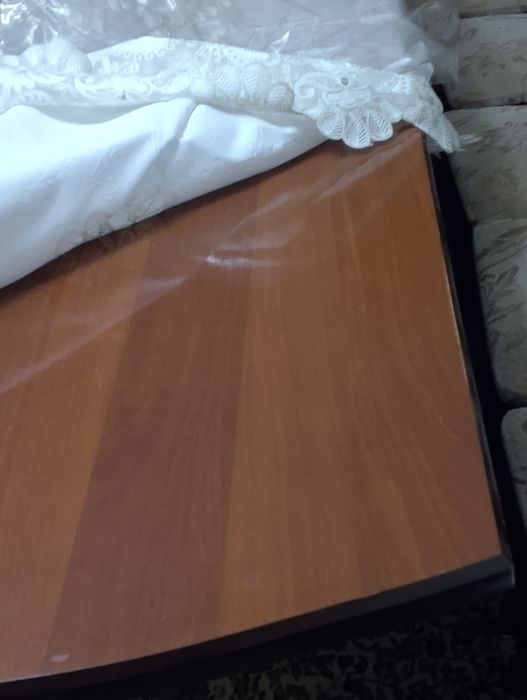 Stol stul mehmonhonaga srochniy sotiladi
