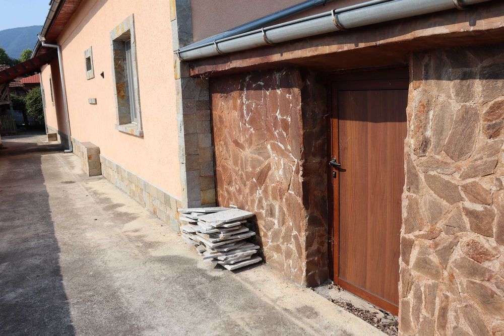 Продава се Къща в Правец - 200 кв.м за 800 €/кв.м - Снимка #21