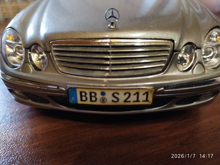 1:18 Метален модел на Mercedes Benz E320 T-Modell S211- Kyosho